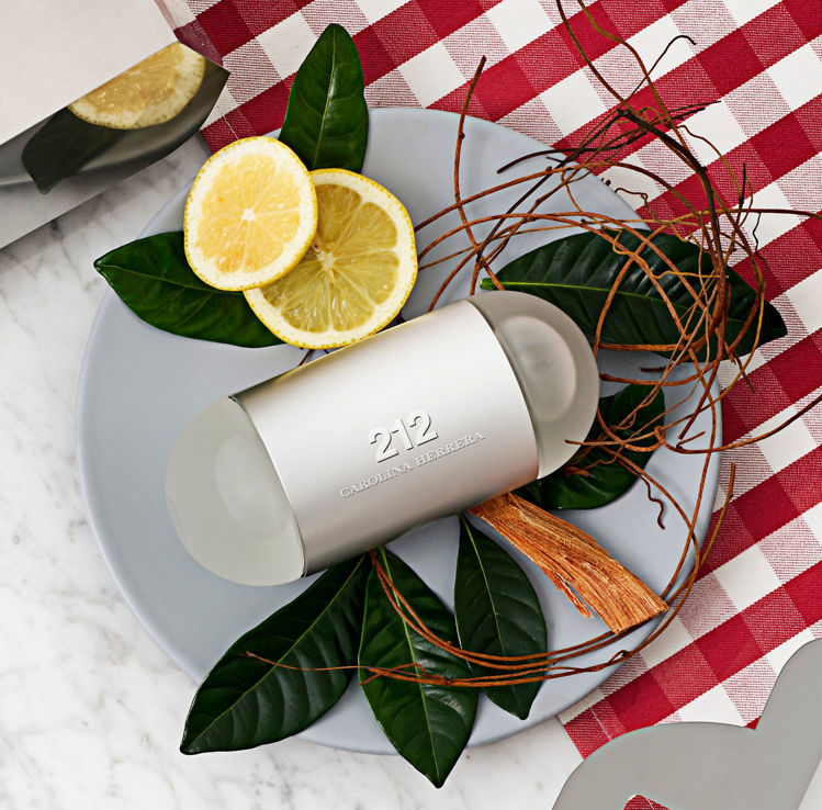 Imagen de Carolina Herrera 212 Perfume de Mujer 100 ml